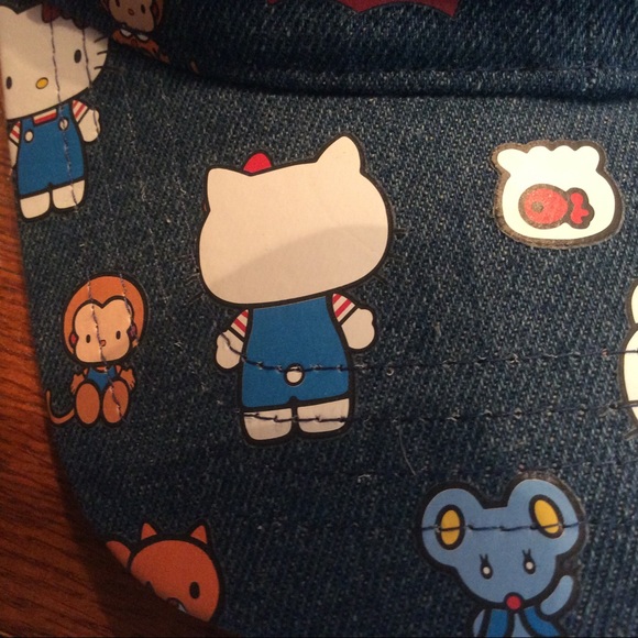 Levi’s HELLO KITTY denim hat - Picture 6 of 6